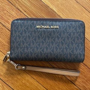 Michael Kors Continental Wallet